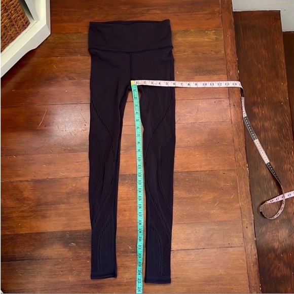 EUC Lululemon Reveal Tight Precision 25" Deep Navy - Picture 6 of 11